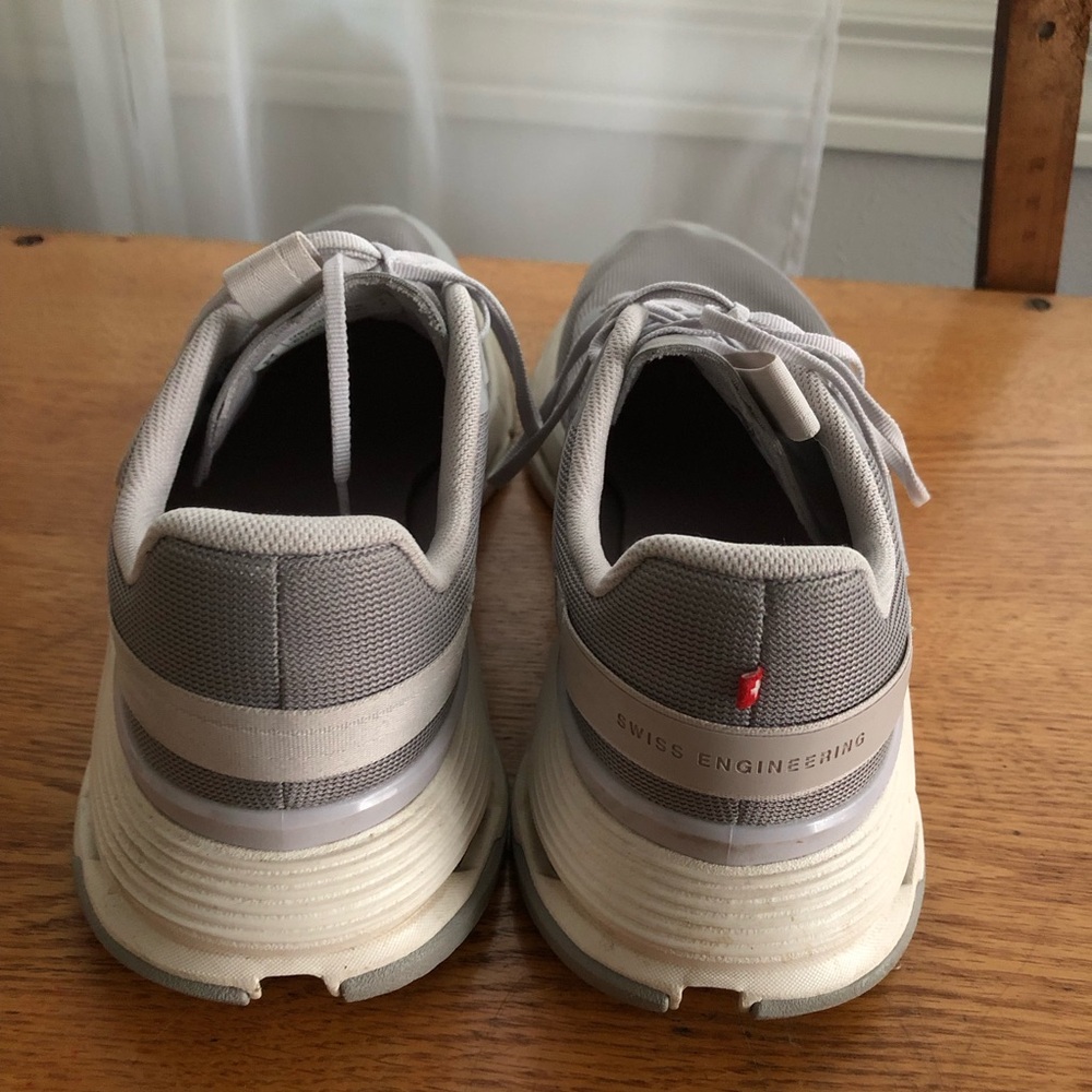 On Cloud Running Shoes Cloudtec Cloud Tec Grey Wh… - image 7